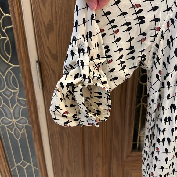 070 Jane and Delancey Cream Parrot/Bird Button Down - Picture 5 of 7